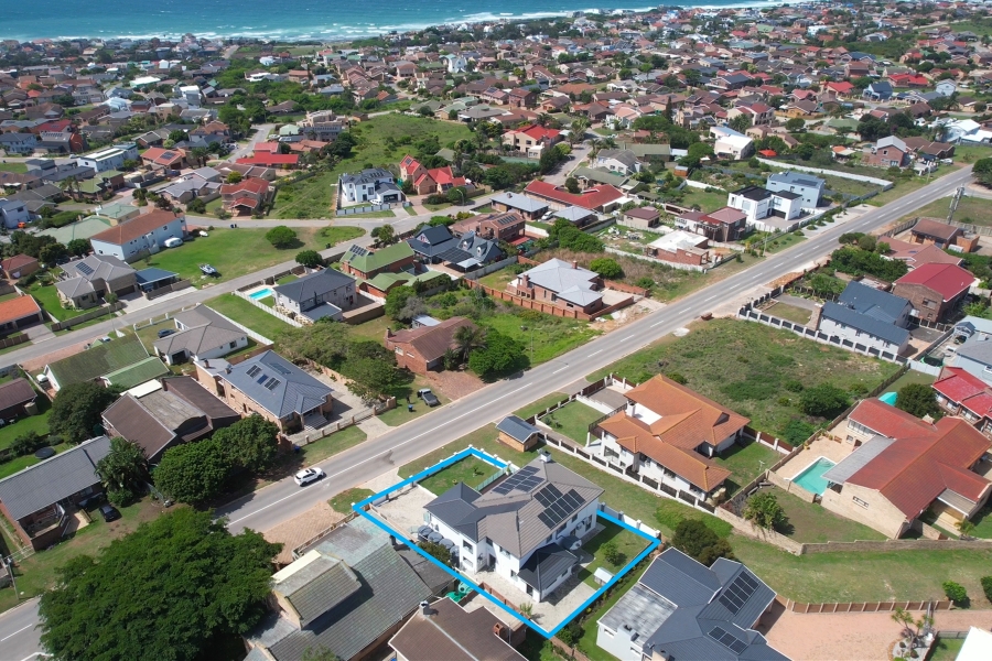 4 Bedroom Property for Sale in Wavecrest Eastern Cape